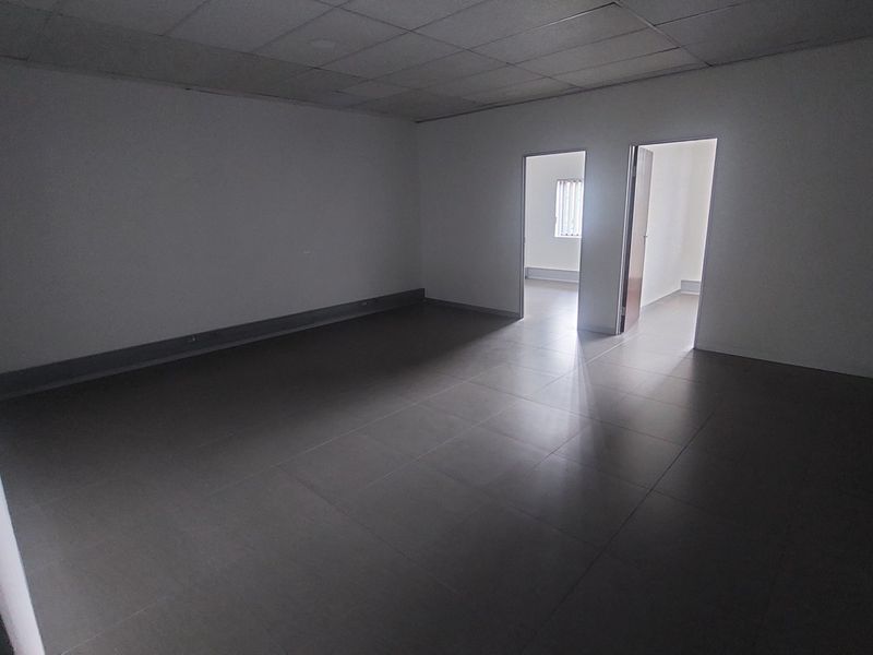 Commercial property for rent in Glenwood - Photo 4