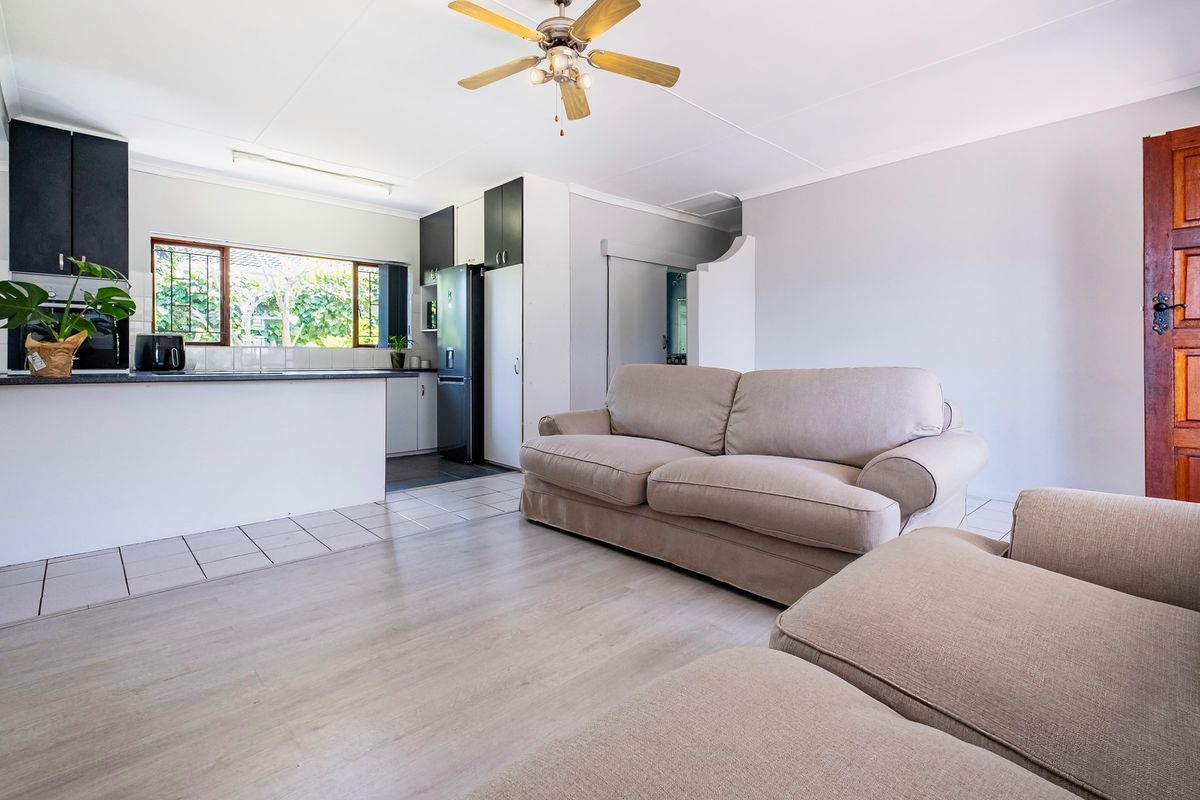 BRIGHT BLANCO FAMILY HOME WITH MODERN COMFORTS - Photo 3