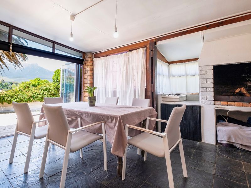 BRIGHT BLANCO FAMILY HOME WITH MODERN COMFORTS - Photo 8