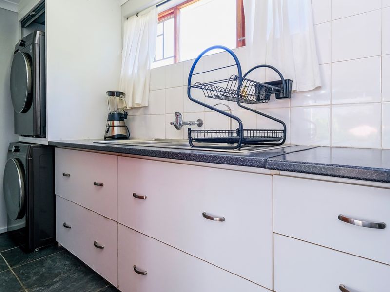 BRIGHT BLANCO FAMILY HOME WITH MODERN COMFORTS - Photo 7