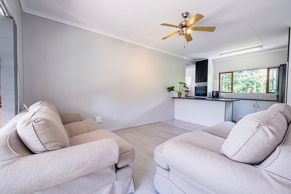 BRIGHT BLANCO FAMILY HOME WITH MODERN COMFORTS - Photo 2