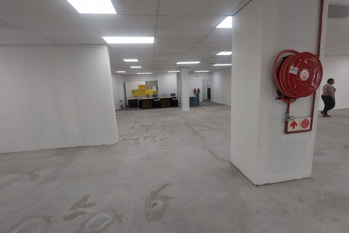 Commercial property for rent in Musgrave - Photo 5