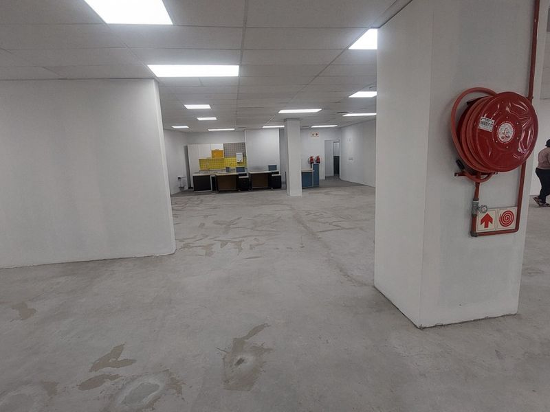 Commercial property for rent in Musgrave - Photo 5