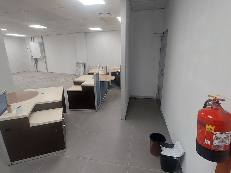 Commercial property for rent in Musgrave - Photo 10