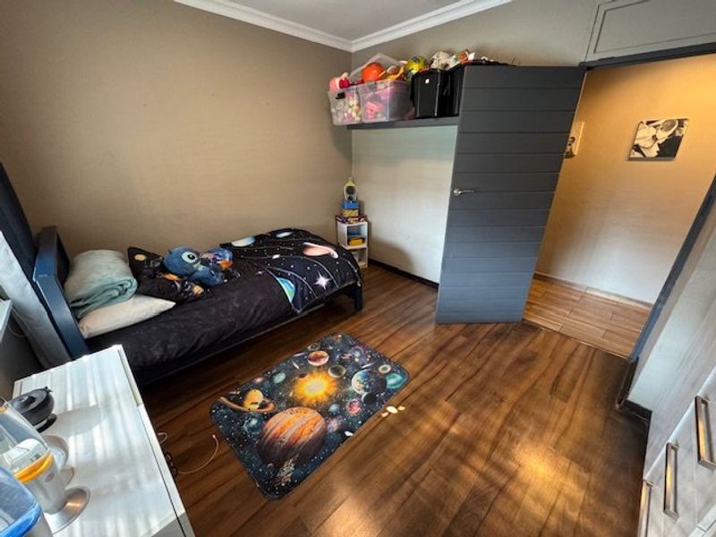 Spacious Family Home with Pool and Study - Photo 10