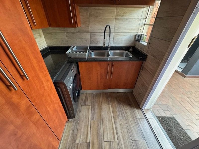 Spacious Family Home with Pool and Study - Photo 7