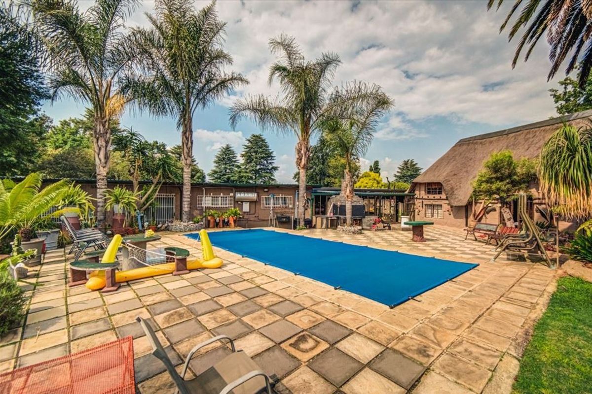 Exceptional Multi-Family Home with Luxury Amenities - Photo 3