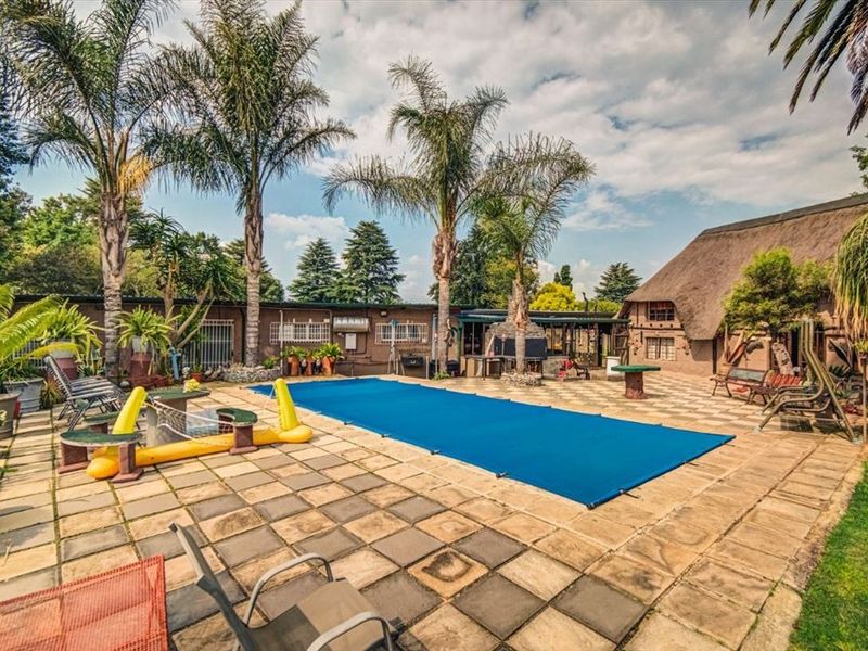 Exceptional Multi-Family Home with Luxury Amenities - Photo 3