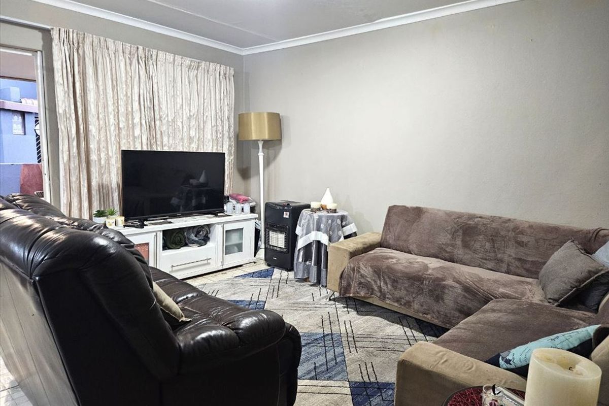 Charming Home with Practical Layout - Photo 2