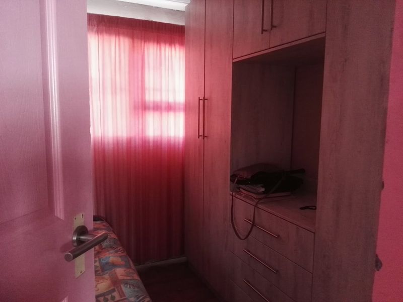 Motherwell house in Nu 7 R680,000 - Photo 2