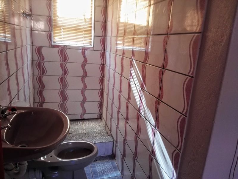 Motherwell house in Nu 7 R680,000 - Photo 4