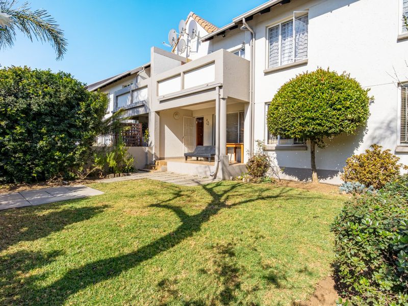 3 Bedroom 2 Bathroom Garden Unit for Sale in Eden Park - Photo 2