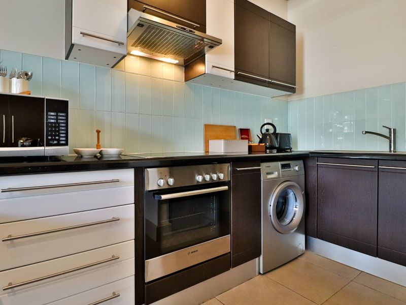 Luxury 1-Bedroom Apartment in Bedford Centre - Photo 4