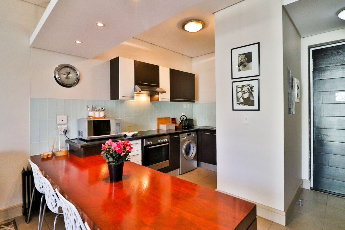 Luxury 1-Bedroom Apartment in Bedford Centre - Photo 2