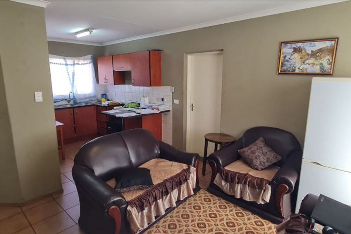 Neat and Functional Home with Double Garage and Pool - Photo 2