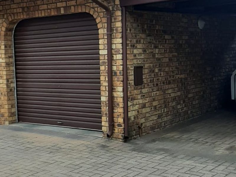 Neat and Functional Home with Double Garage and Pool - Photo 2