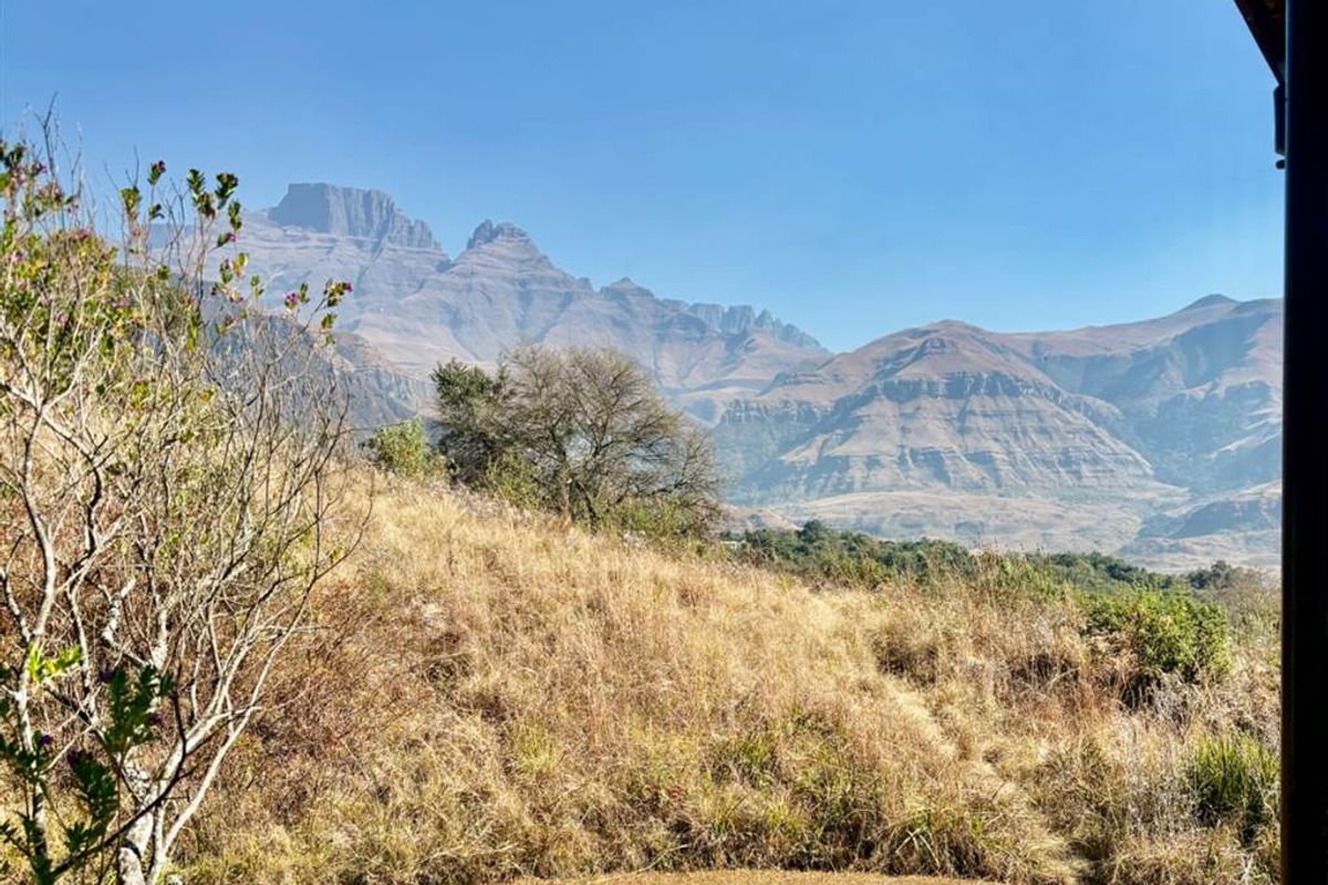 Own a Slice of Tranquillity in the Drakensberg KwaZulu Natal  - Photo 2