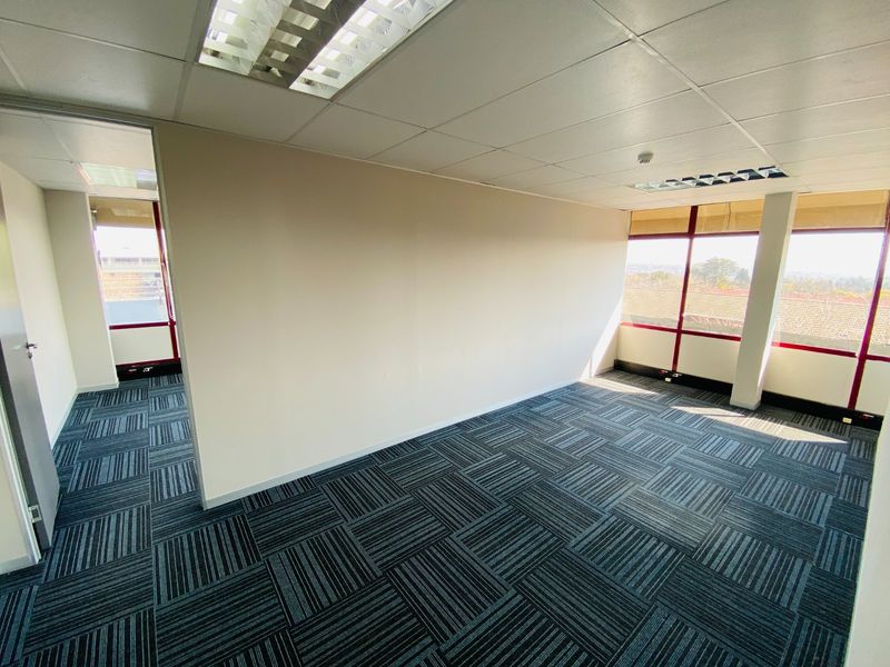 A-Grade Office Space To Let In Cresta - Photo 9