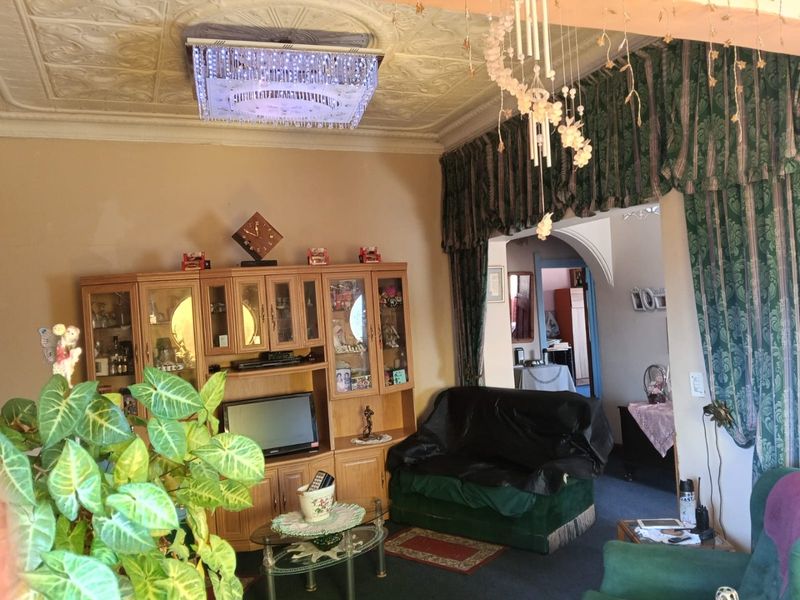 Charming Golden Oldie in Prime Location – A Rare Opportunity! - Photo 5