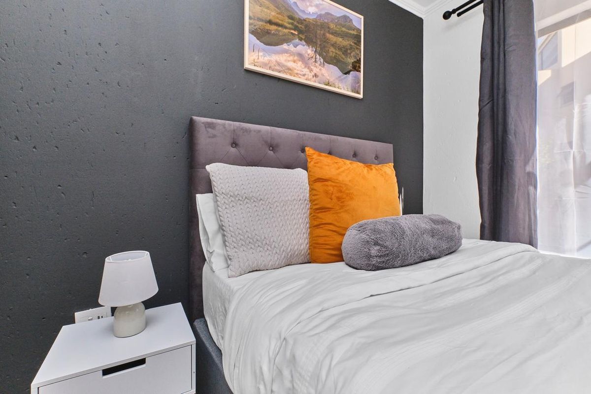 Chic Lonehill Townhouse to Rent - Photo 4