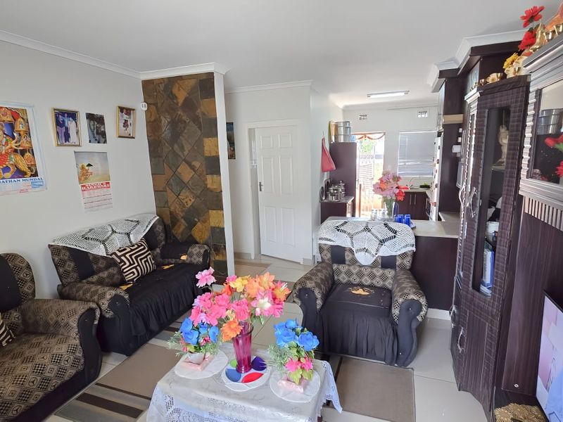 Secure and Spacious: Ground-Floor Apartment in Warrenton - Photo 4