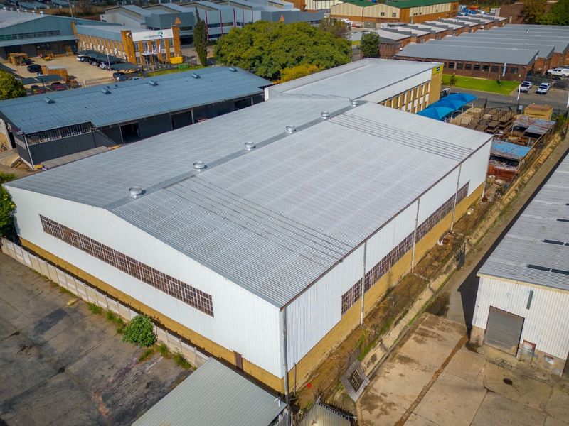 Prime Industrial Warehouse for Sale in Isando, Kempton Park – 2,501m2 with Private Yard - Photo 2