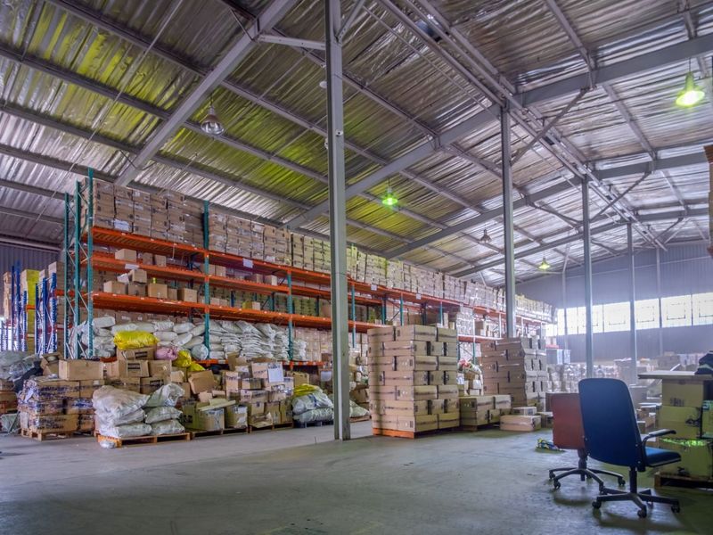 Prime Industrial Warehouse for Sale in Isando, Kempton Park – 2,501m2 with Private Yard - Photo 4
