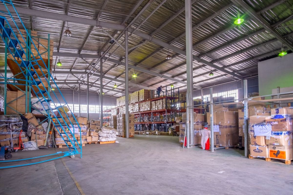 Prime Industrial Warehouse for Sale in Isando, Kempton Park – 2,501m2 with Private Yard - Photo 3