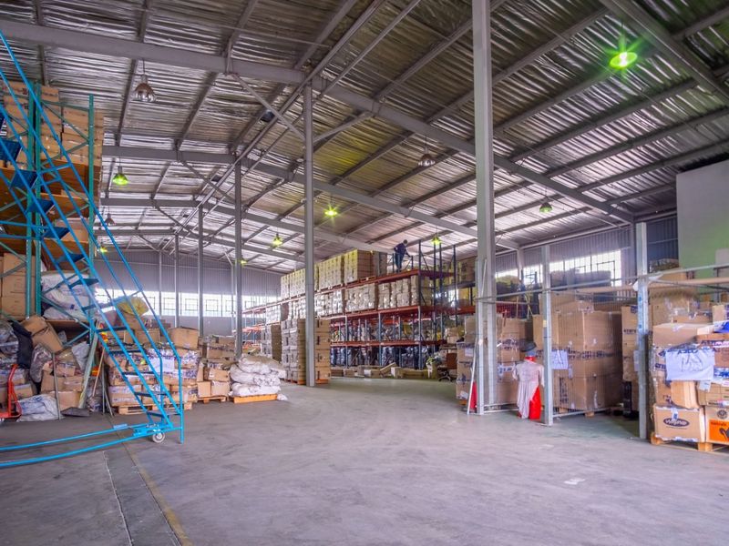 Prime Industrial Warehouse for Sale in Isando, Kempton Park – 2,501m2 with Private Yard - Photo 3