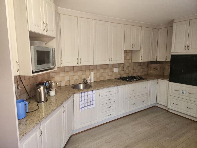 Ideal to be used as an office but could be converted to a family home as well - Photo 4