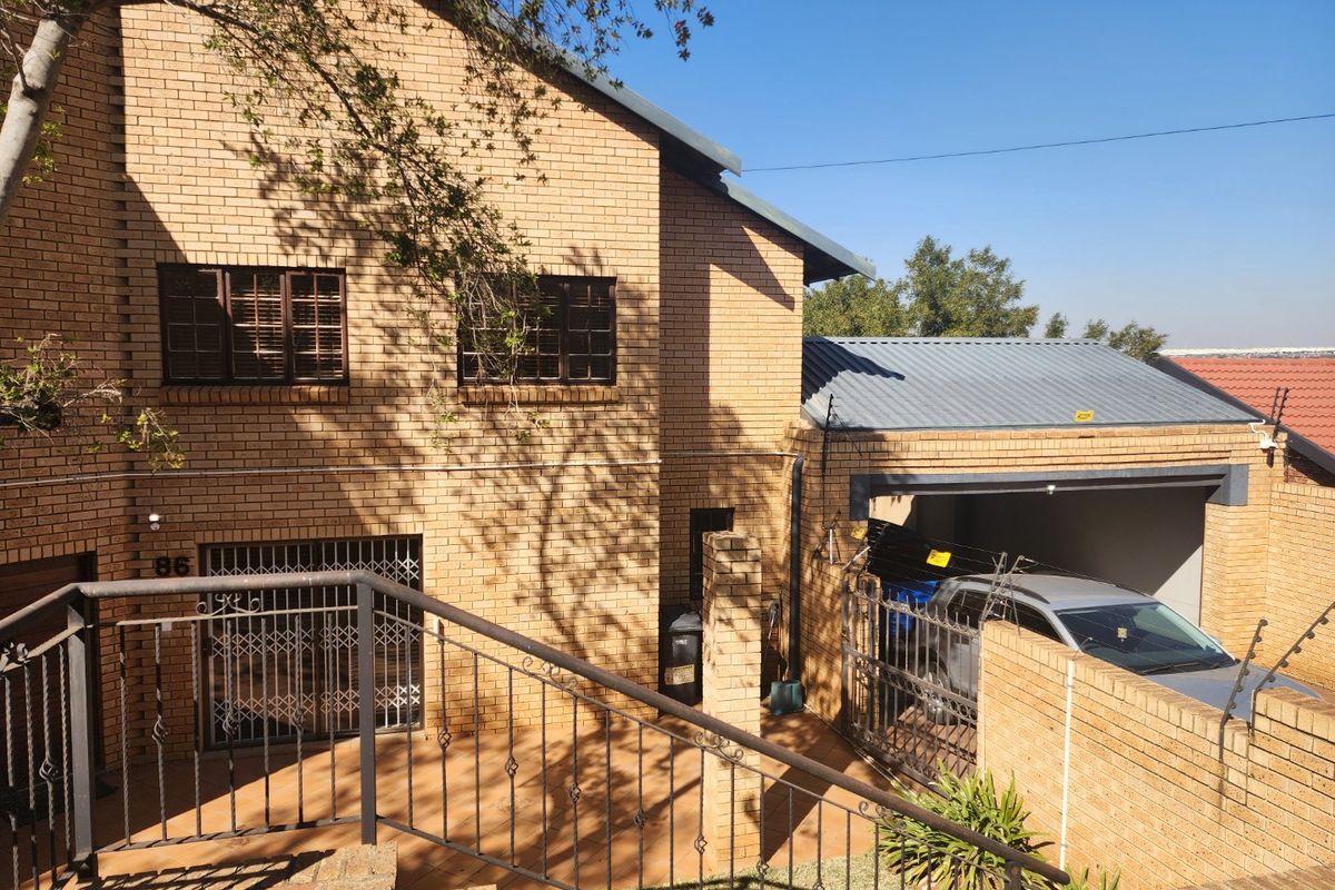 Ideal to be used as an office but could be converted to a family home as well - Photo 2