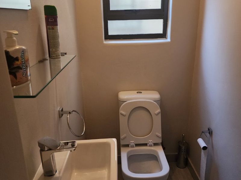 Ideal to be used as an office but could be converted to a family home as well - Photo 10