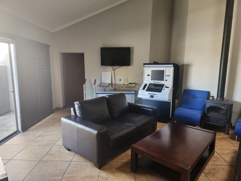 Ideal to be used as an office but could be converted to a family home as well - Photo 8