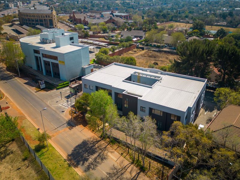 GLA (M2) 2,378 Commercial Office Space in Lynwood, Pretoria: - Photo 2