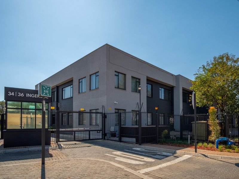 GLA (M2) 2,378 Commercial Office Space in Lynwood, Pretoria: - Photo 7