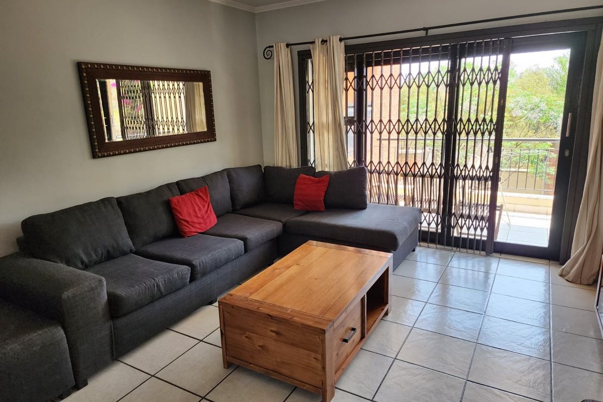 Multi level townhouse in secure complex with sport facilities - Photo 3