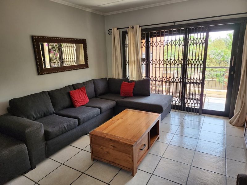 Multi level townhouse in secure complex with sport facilities - Photo 3