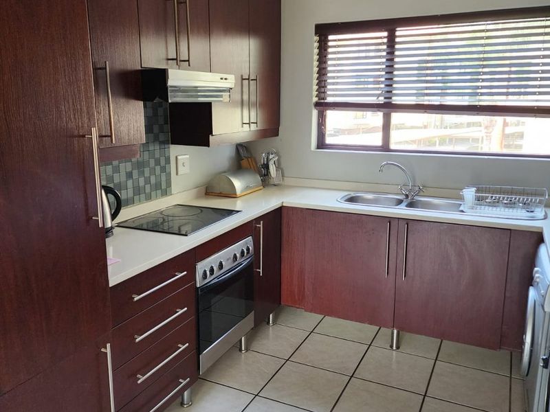 Multi level townhouse in secure complex with sport facilities - Photo 7