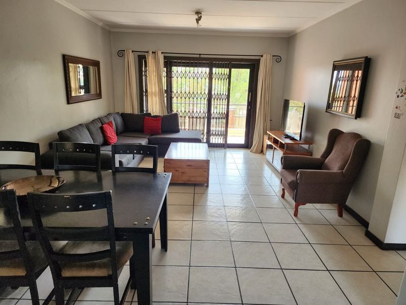 Multi level townhouse in secure complex with sport facilities - Photo 5