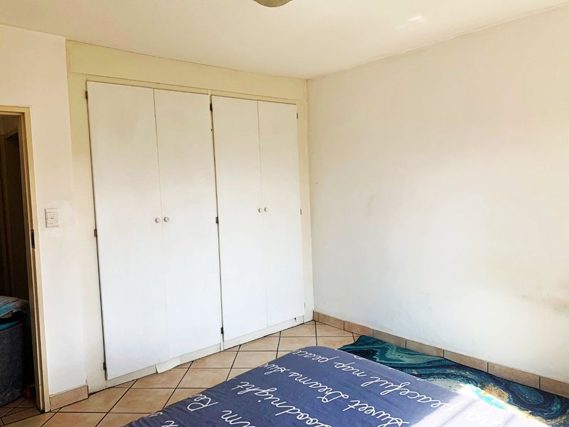 Stunning 2-Bedroom Stacker Unit for Sale in Popular Havanna Complex - Photo 7