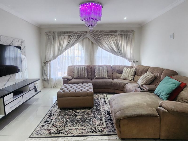 Modern Face Brick Home For Sale in Erasmia - Photo 4