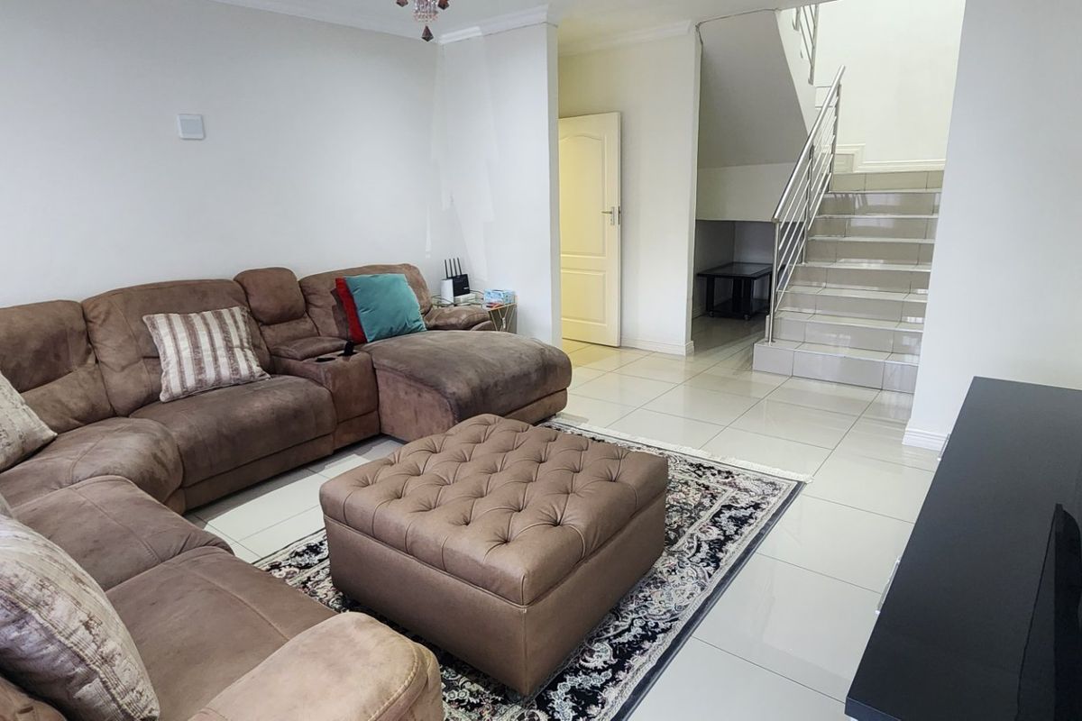 Modern Face Brick Home For Sale in Erasmia - Photo 5