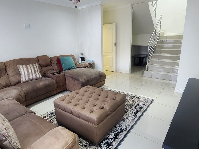 Modern Face Brick Home For Sale in Erasmia - Photo 5