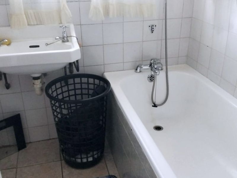 3 Bedroom house in Greenfields - Photo 5