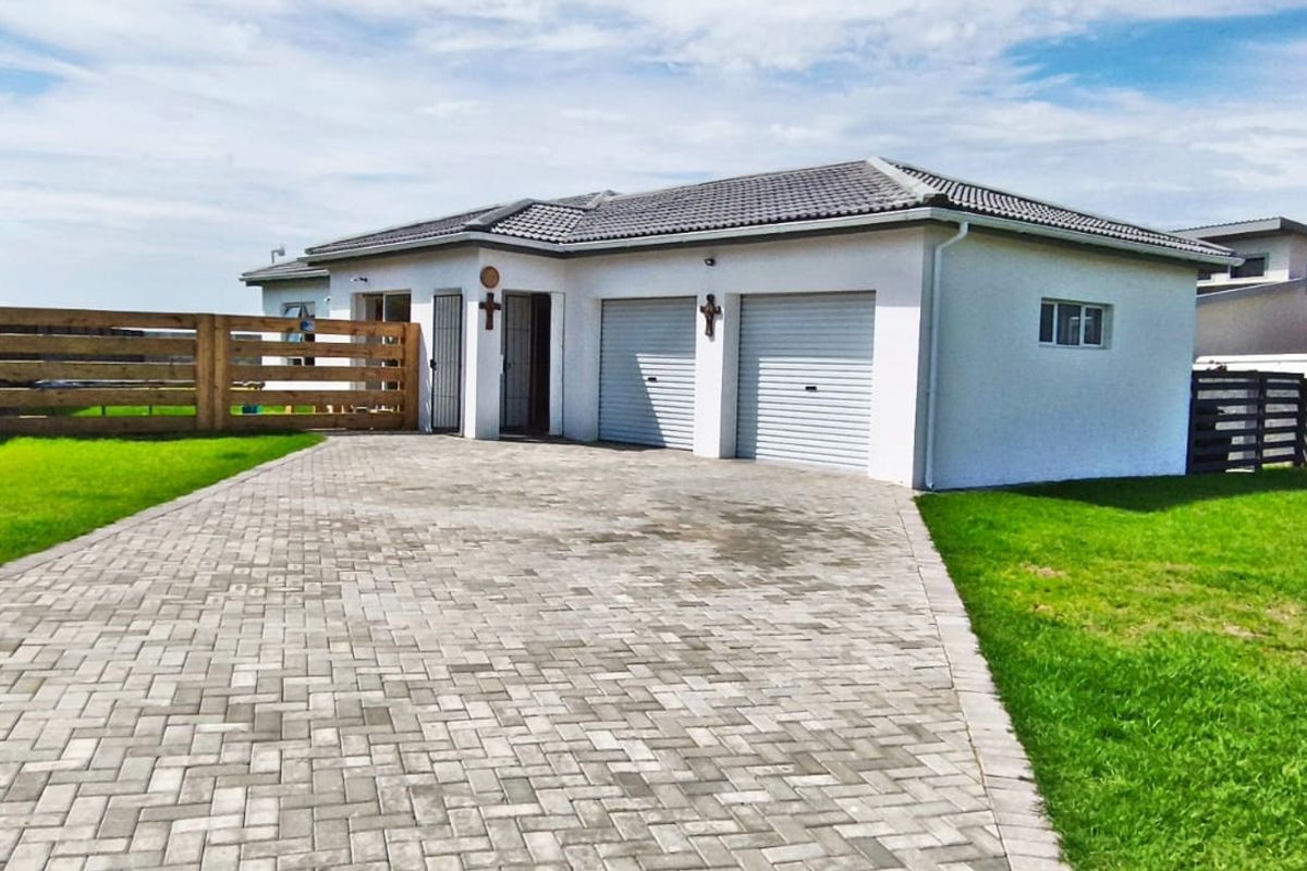 Brand-New Modern Home in Fountains Estate – Exceptional Value, Prime Location - Photo 2