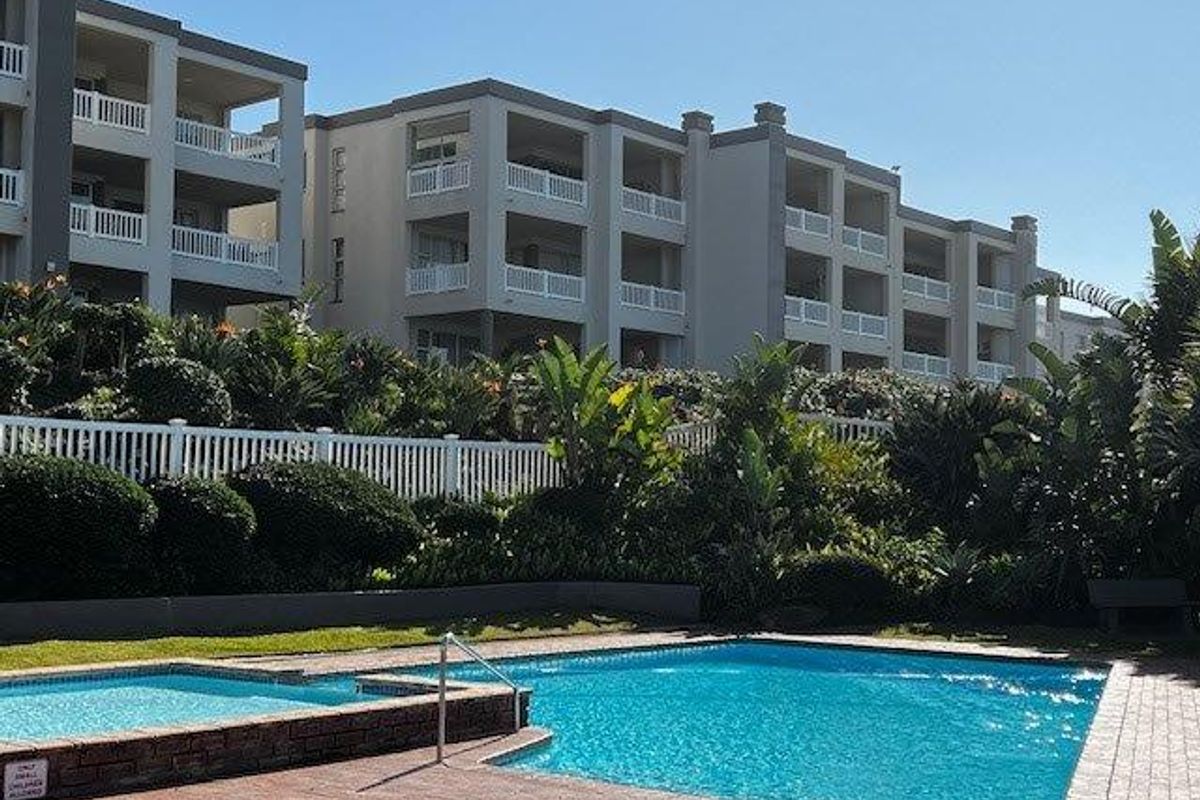 Elegant Coastal Living – Ground Floor 3-Bedroom Beachfront Apartment - Photo 3