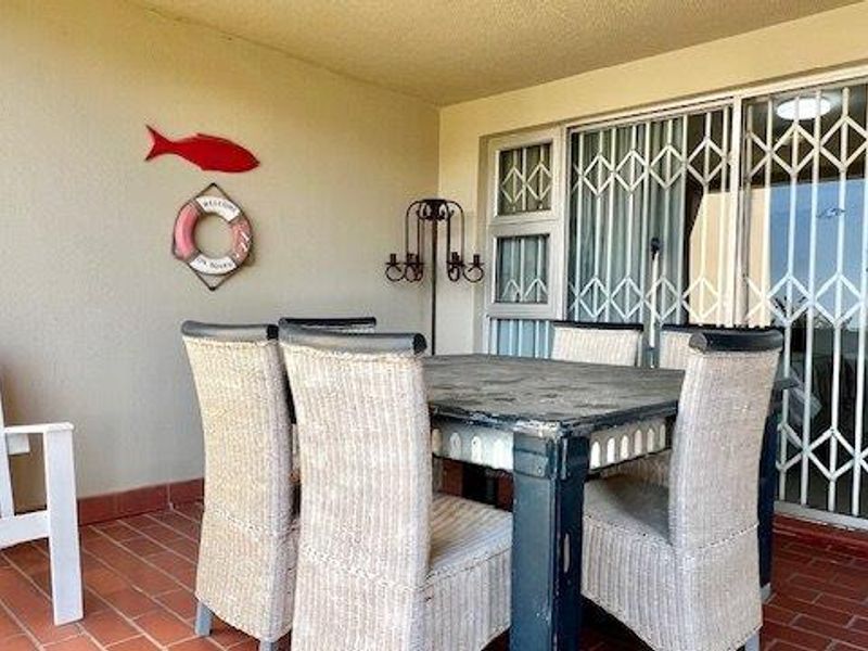 Elegant Coastal Living – Ground Floor 3-Bedroom Beachfront Apartment - Photo 6