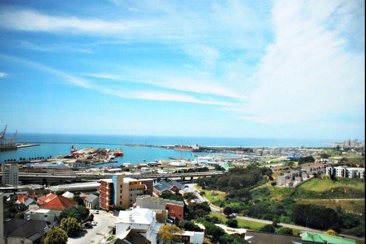 FANTASTIC INVESTMENT OPPORTUNITY PENTHOUSE WITH BREAK TAKING BAY VIEWS - Photo 3
