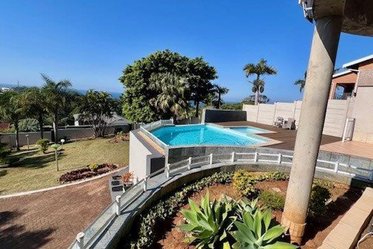 Coastal Luxury Redefined – Elegant Multi-Level Family Home with Ocean Views - Photo 5