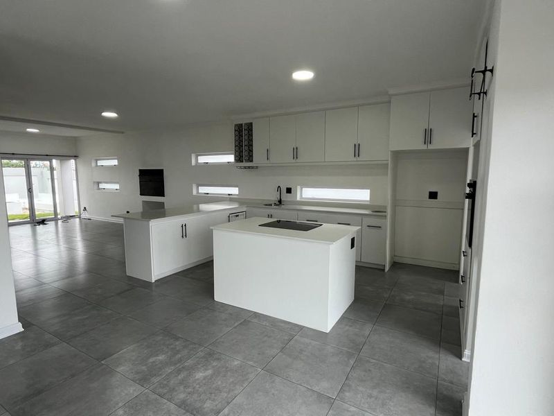 Modern Family Retreat with Exceptional Finishes and Thoughtful Design Located in Aston Bay, Jeffreys Bay - Photo 9